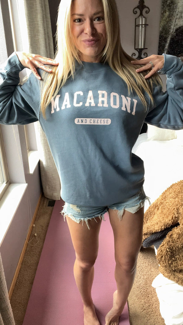 THE HUNGER DIARIES - MACARONI AND CHEESE- PIGMENT DYED SWEATSHIRT - SLATE BLUE